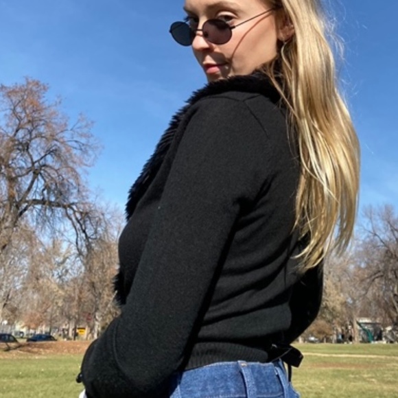 Vintage 90’s tie top with fur trim - Picture 3 of 4